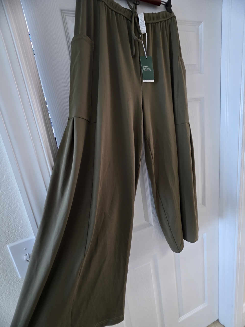 HALARA Wide-Leg Olive Green Drawstring Pocket Pants - Picture 3 of 10